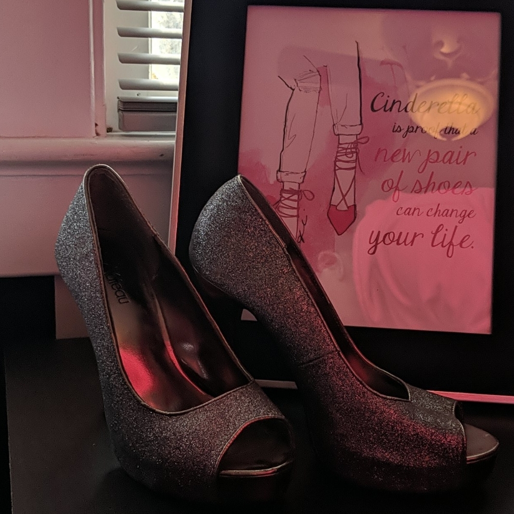Pewter let chateau heels